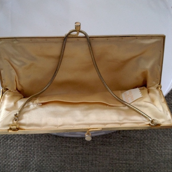 Cute hand bag 🛍️ - Picture 3 of 3